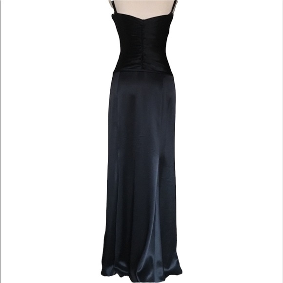 Elegant Tahari black evening gown/formal gown/prom dress. - Picture 2 of 9
